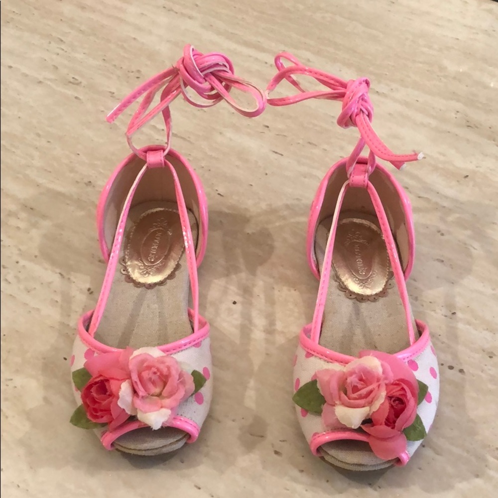 Girls shoes